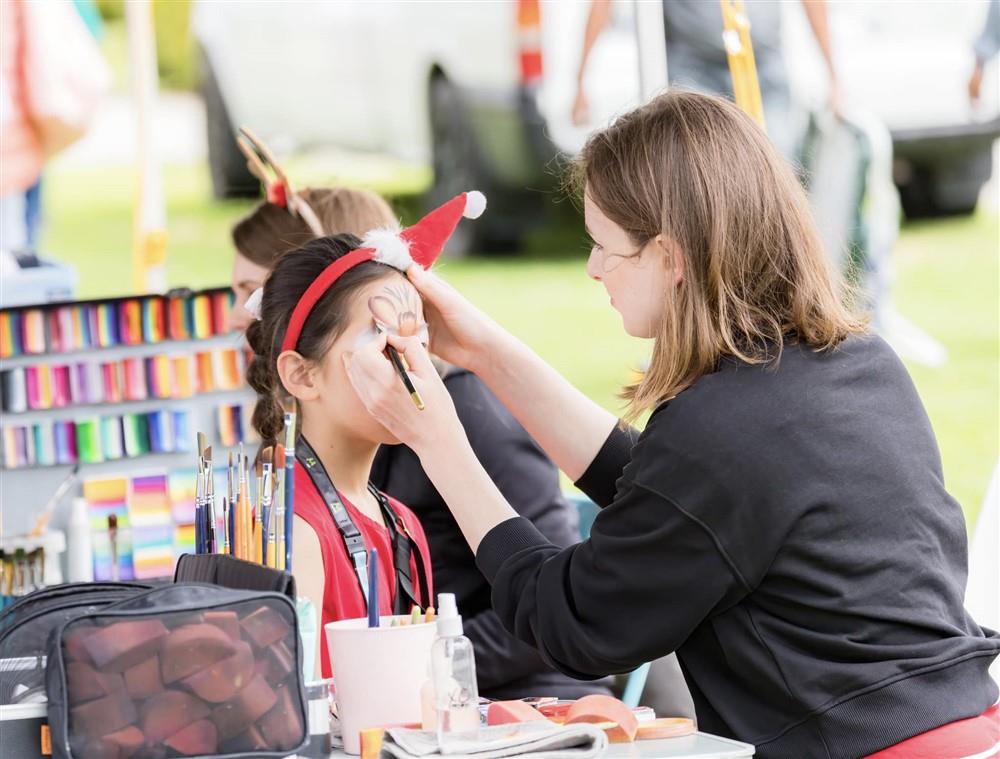 Happy holidays from BeSparkling Face Painting!